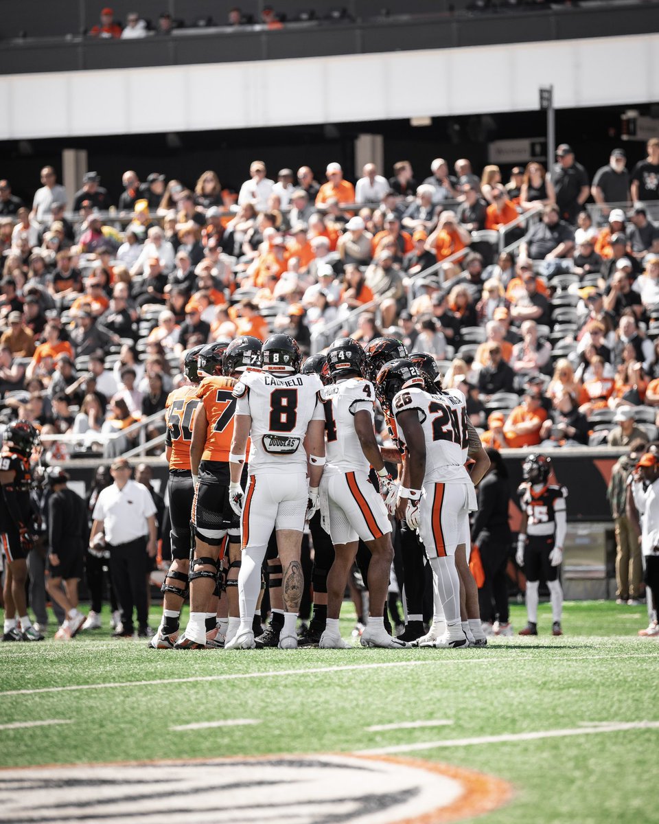 BeaverFootball's tweet image. Saturdays at Reser, ain’t nothin better 🦫