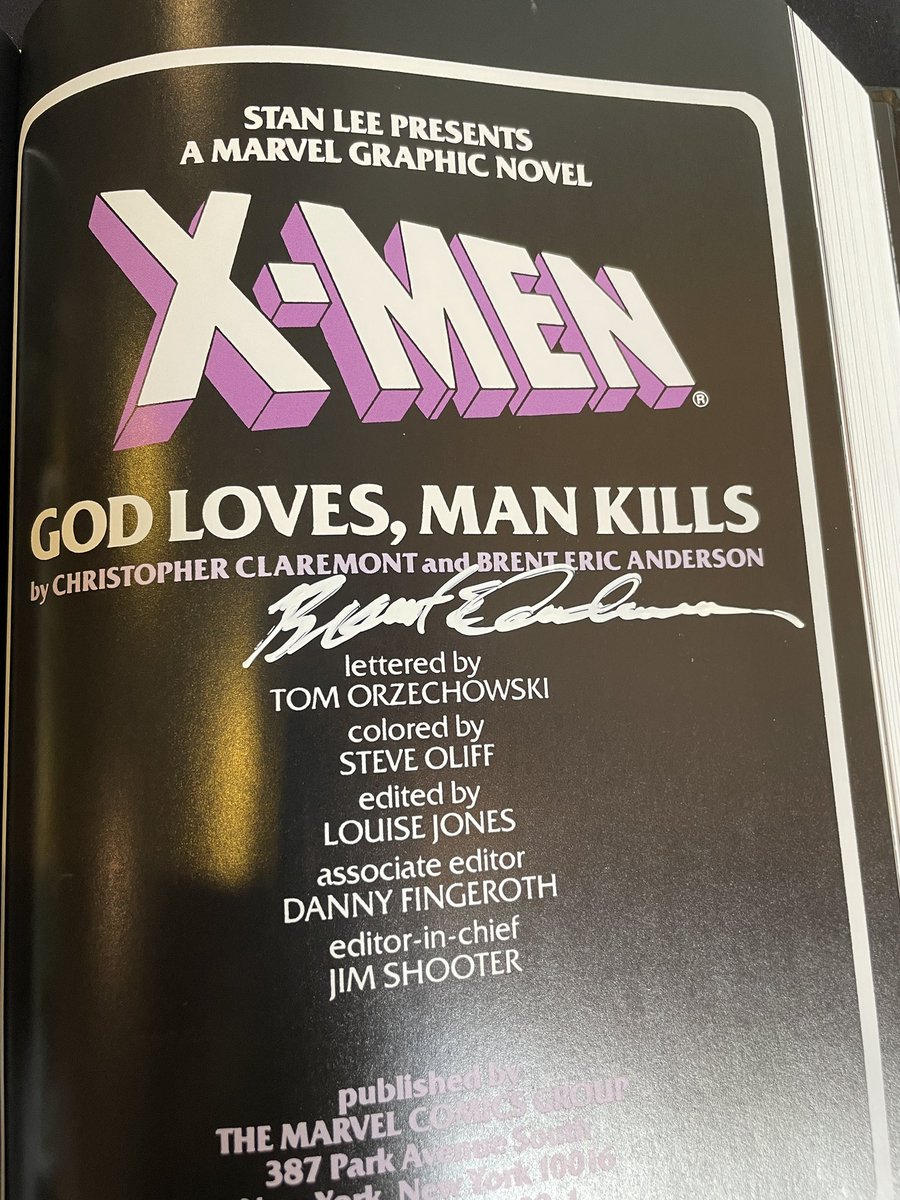 It’s not everyday that you get to meet one of the greats! I was lucky enough to chat with <a href="/BrentEA/">Brent Anderson</a> of Astro City fame, and who was kind enough to sign the “God Loves, Man Kills” portion of my X-Men omnibus. One of the best X stories of all time. <a href="/SchulzMuseum/">Charles M. Schulz Museum</a> #comicgod