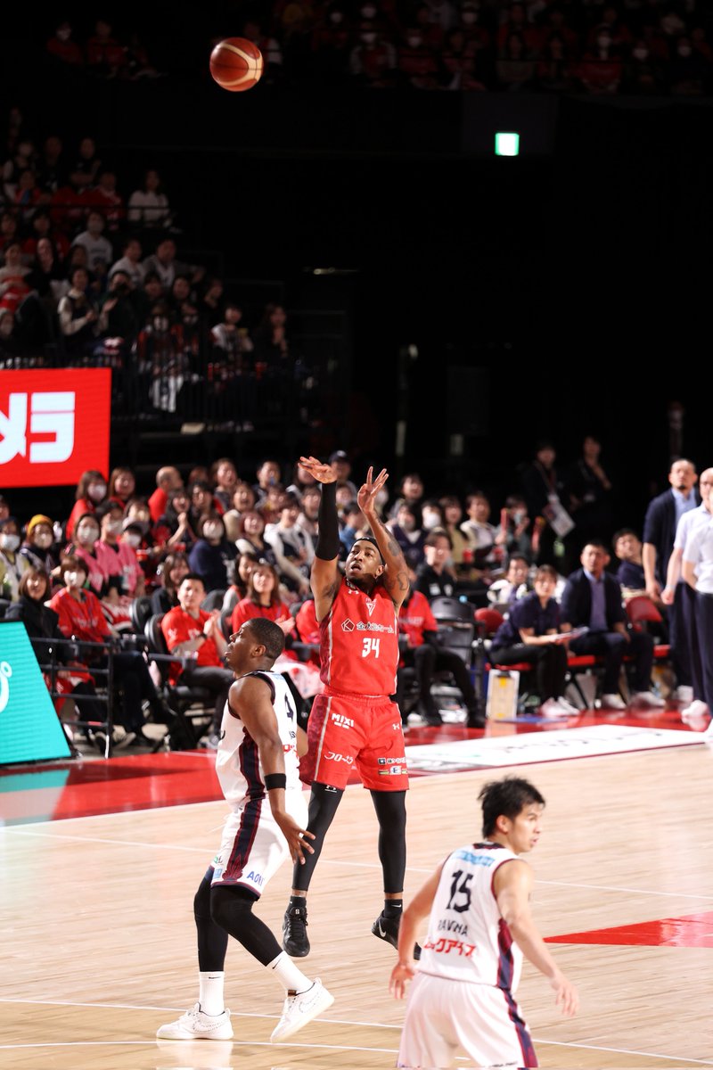 toshitaka_twins's tweet image. おはようございます🐆✨
昨日のスミスは41pt 3pt(7/11,63.6%) FT 10/10 7Rb EFF48 圧巻のパフォーマンス🔥 UNSTOPPABLEです👏👏👏 現地組のパワーを源に今日も暴れちゃってください😆💪✨
#クリストファー・スミス
#ChristopherSmith
@_ChrisCrosss 
#千葉ジェッツ