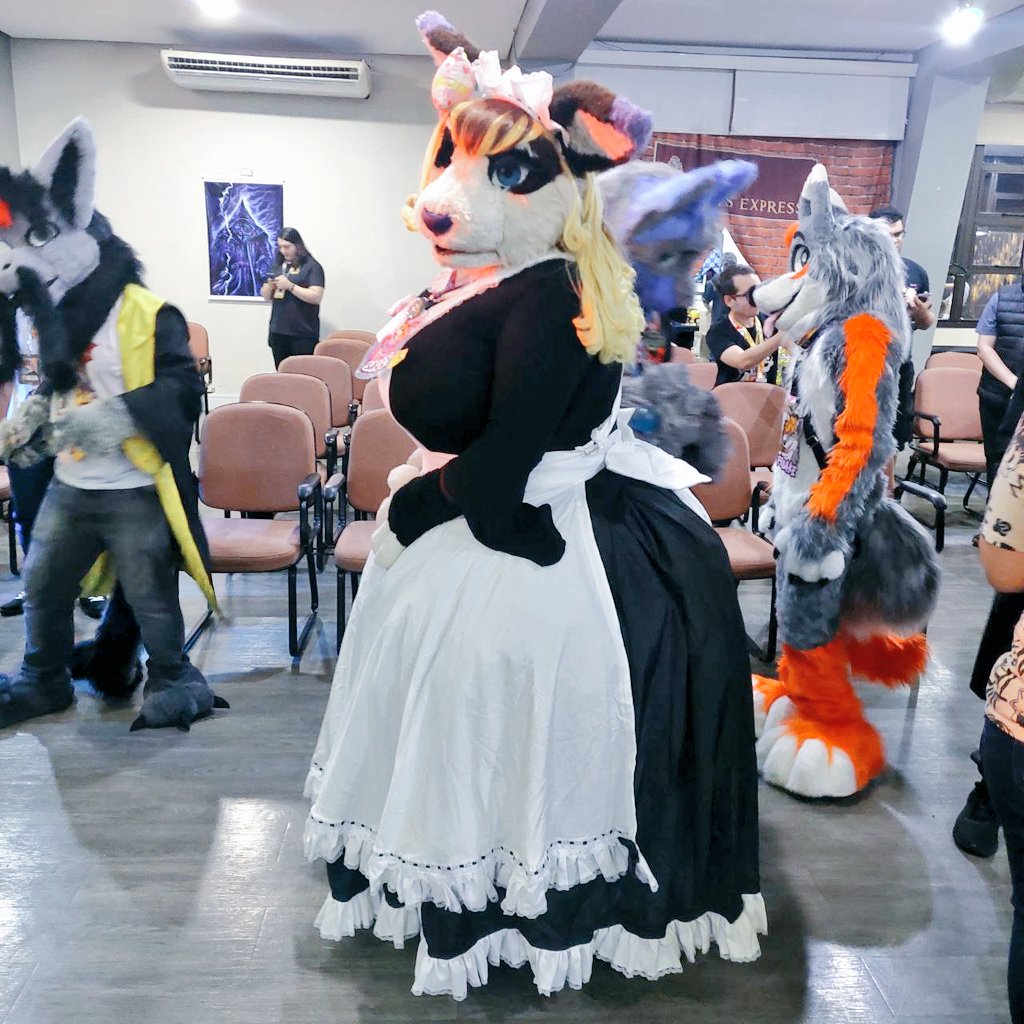 Me as maid at <a href="/eventopatas/">Evento Patas</a> furry convention in Sorocaba, Brazil 💜

#sallylauderdale #ssbbw #bbw #fatfurs #fatfursona #fursuit #fursuiter #furry #furryfandom #furrybrasil 🇧🇷