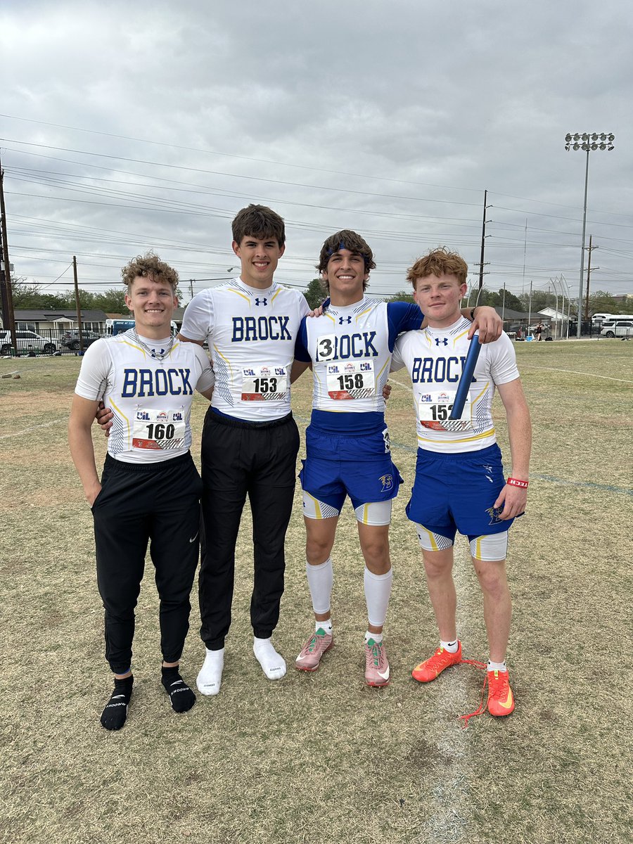 AmyBarner2's tweet photo. Barrett advanced to Regionals in the 800m and mile relay.
Ran 3:24 in prelims and made it finals, finishing with a time of 3:22.  Go Eagles 
@Barrett_Barner 
@BrockAthletics https://t.co/Iu8tw88Nb3