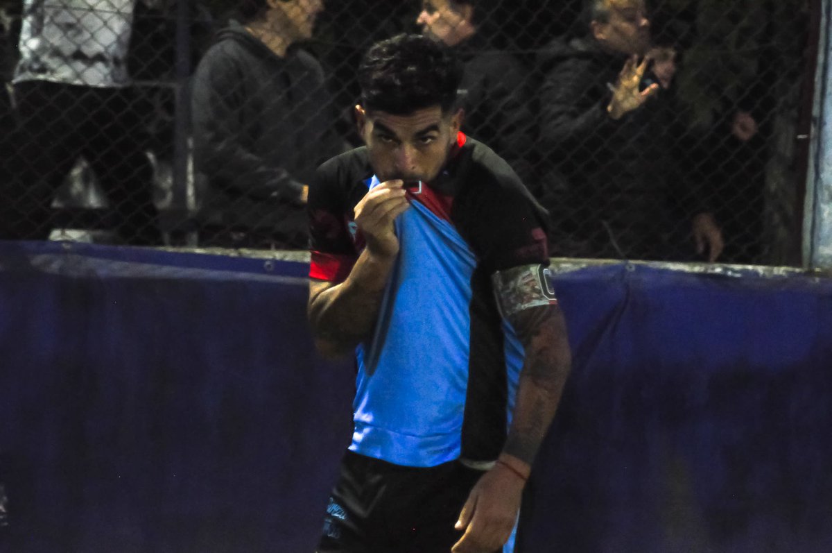 CABrown_Oficial's tweet photo. LO GRITA ADROGUÉ Y TODO ALMIRANTE BROWN. GANÓ EL UNICO GRANDE DEL DISTRITO👋🏻

💙🖤❤️ https://t.co/Yj8vvpdLsW