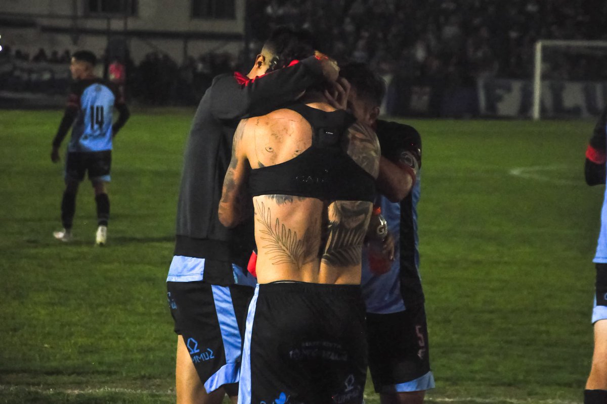 CABrown_Oficial's tweet photo. LO GRITA ADROGUÉ Y TODO ALMIRANTE BROWN. GANÓ EL UNICO GRANDE DEL DISTRITO👋🏻

💙🖤❤️ https://t.co/Yj8vvpdLsW