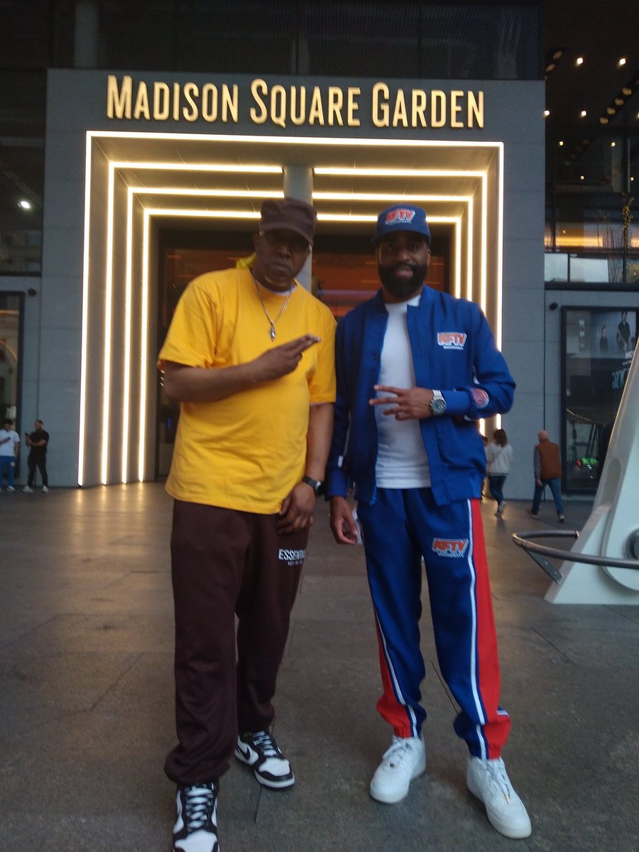 rmdest's tweet photo. Ohhhhh snap !!!!!!!..... #downandinsports #knicksfantv .....GAME 1.....PISSSED ONZ v KNICKSTAPE....... https://t.co/BbelBKXUQD