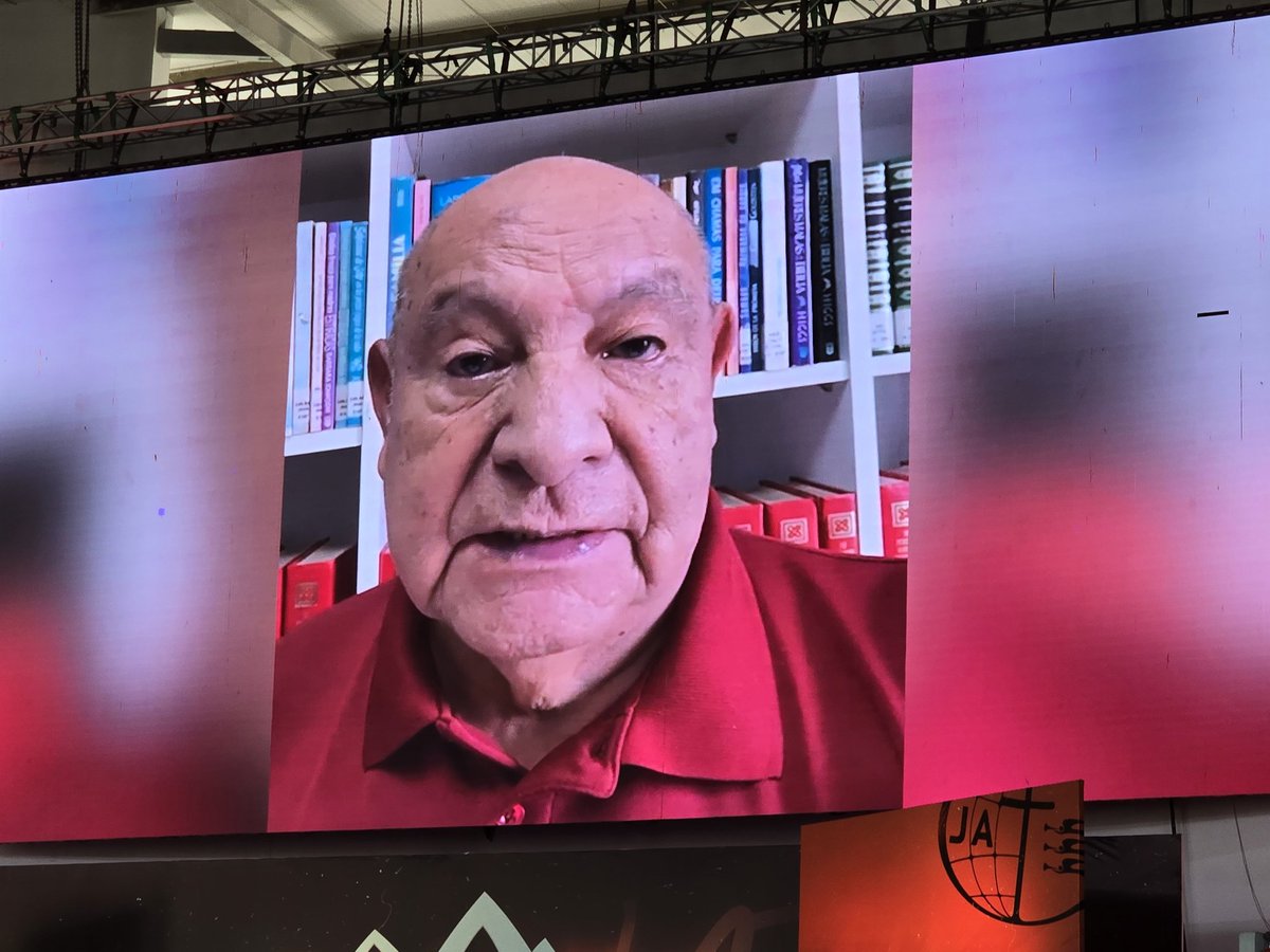 AdventistasUPN's tweet photo. ¡Confirmado! El Pr. Alejandro Bullón participará en la apertura de #MisiónCaleb2025 en el Estadio Mansiche, Trujillo.
Se espera la asistencia de 25 mil personas en este gran inicio del movimiento misionero de jóvenes adventistas del norte del Perú. 🖐 https://t.co/vEQSgsLlhr