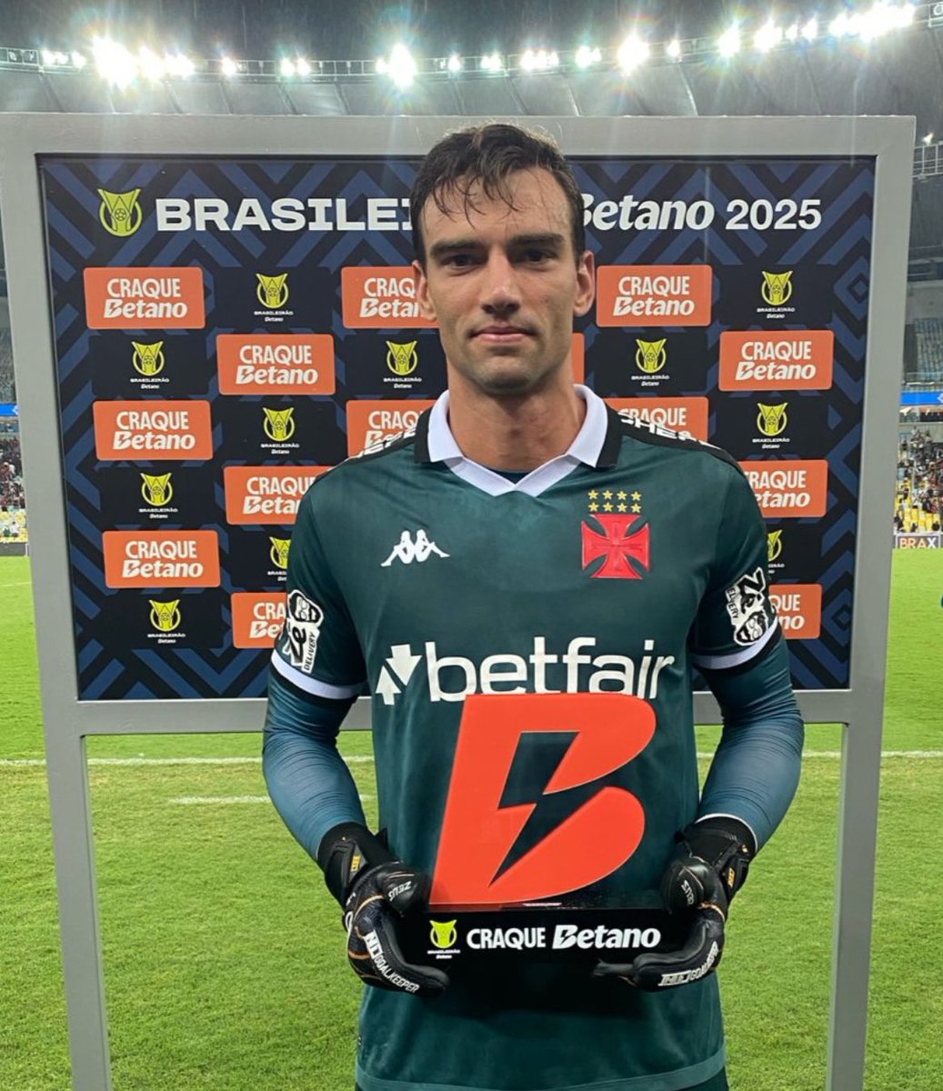 newscolina's tweet photo. Craque do jogo: Léo Jardim. https://t.co/sEsqPeQvGH