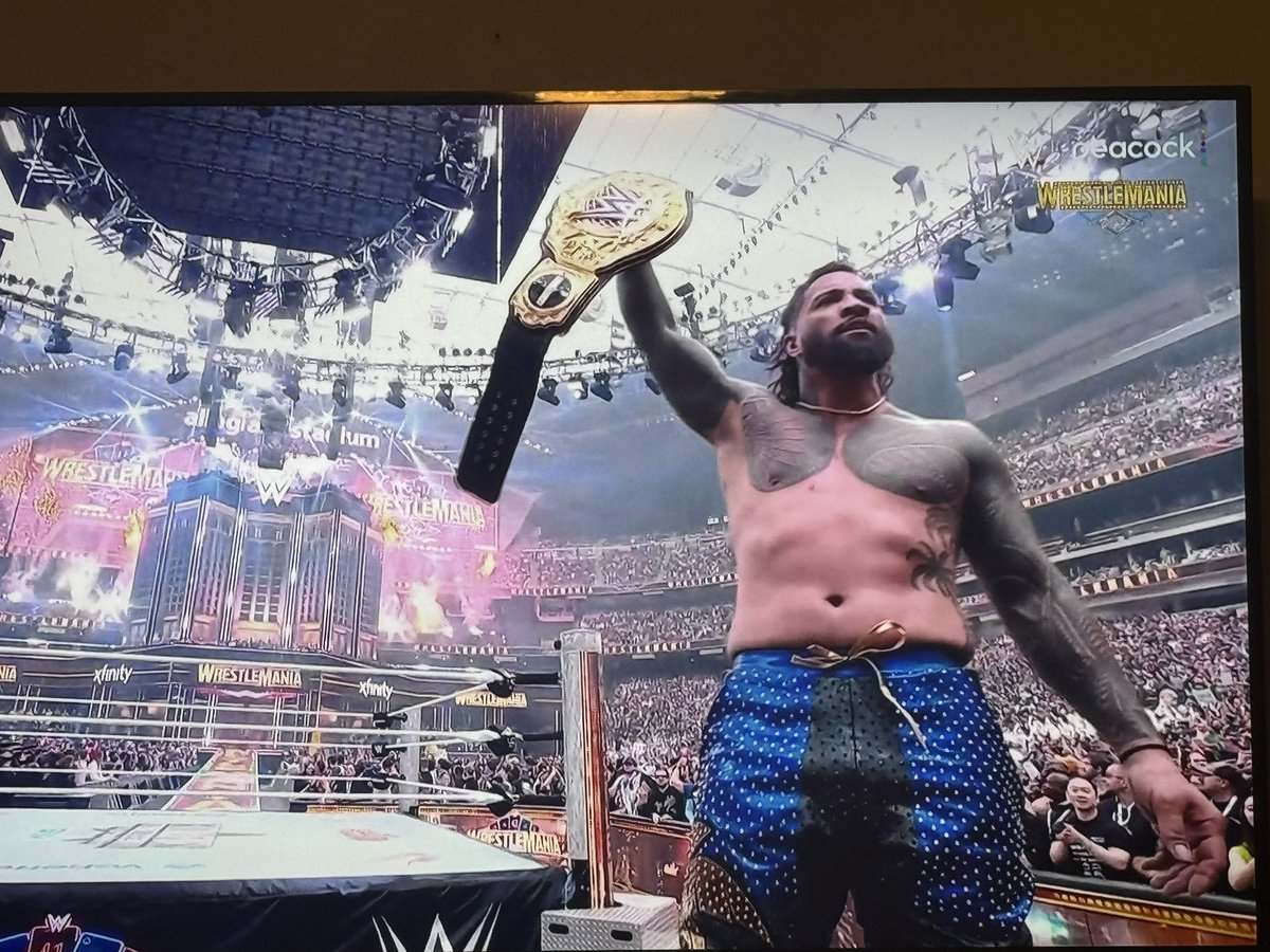 Richiereal2000's tweet photo. #JeyUso did it #WresMania  #WrestlemaniaKickoff https://t.co/AGqGX6uiME