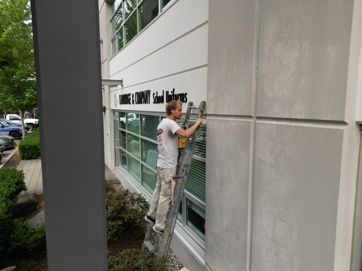 ProWorksCanada's tweet photo. Why should you consider investing in a new coat of paint for your commercial property?

https://t.co/cHcOjn7hT3 https://t.co/ddiB7ucZjy