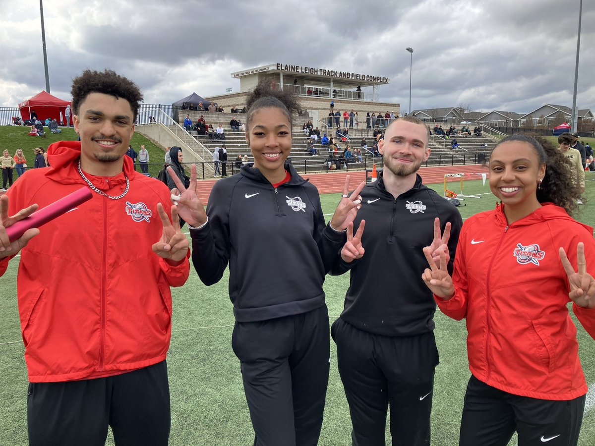 DetroitMercyTnF+XC tweet media