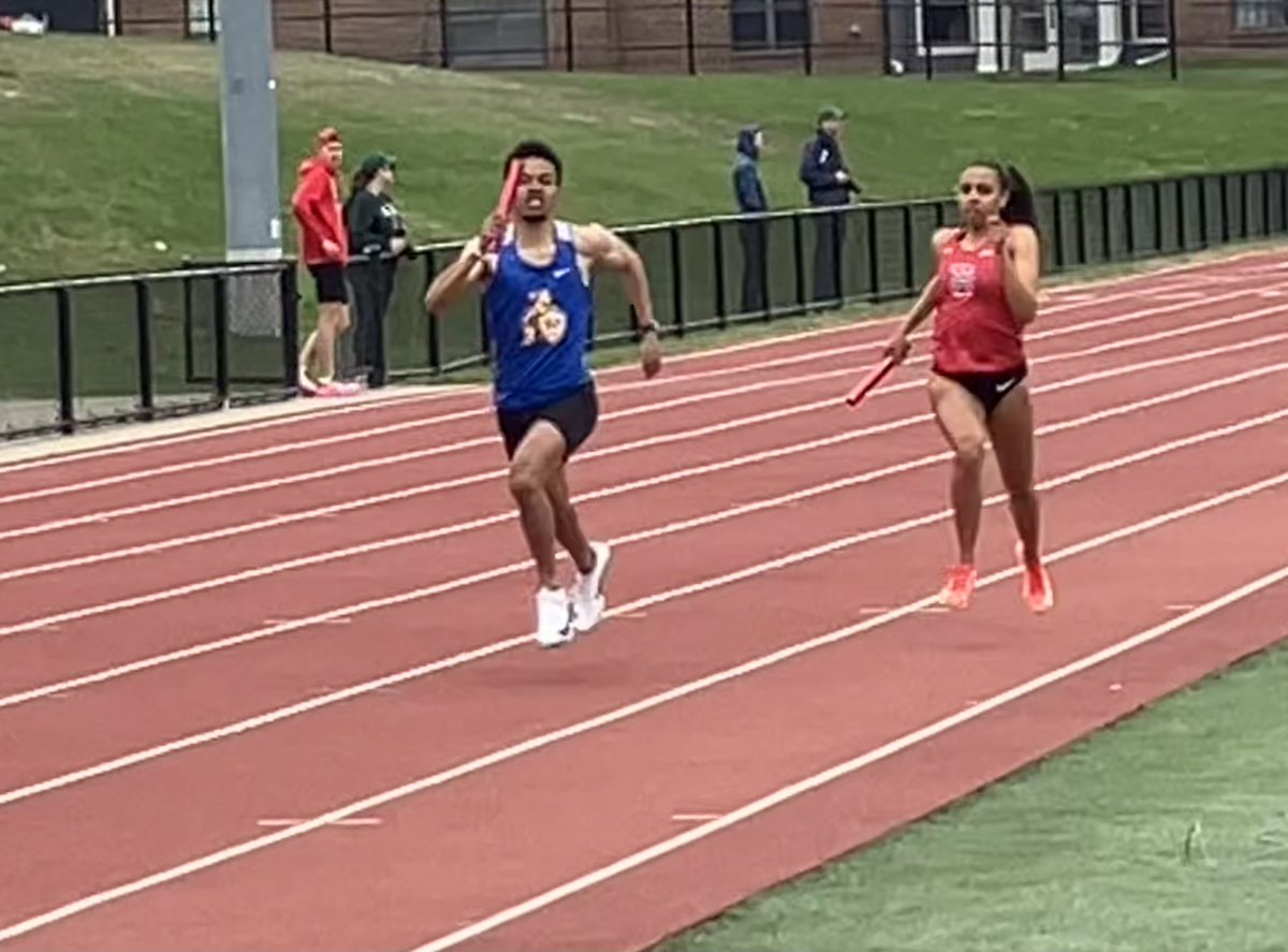 DetroitMercyTnF+XC tweet media