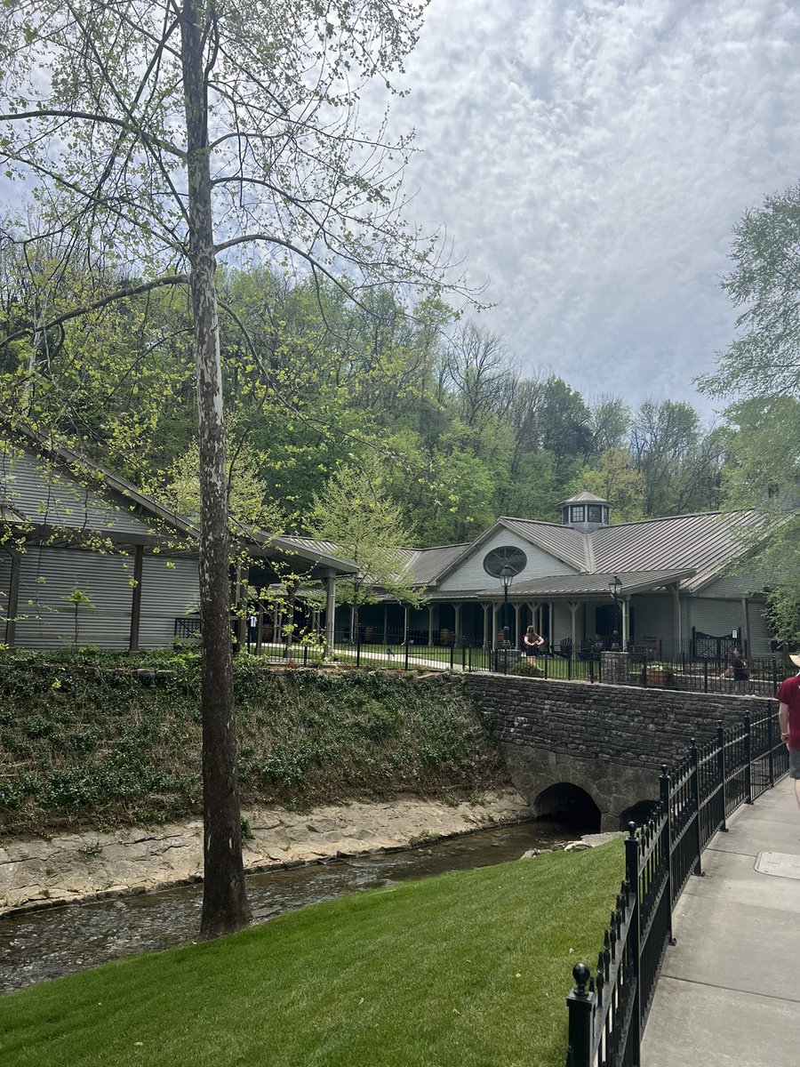 DRParchitect's tweet image. Fun day. Relaxing drive to Lynchburg, lunch at Ms Mary Bobos, then an “innovation tasting” at the distillery, and then the opportunity to pick up the last JD Distillers series of this expression (tequila cask). Right place right time. Won’t be made again…ever.