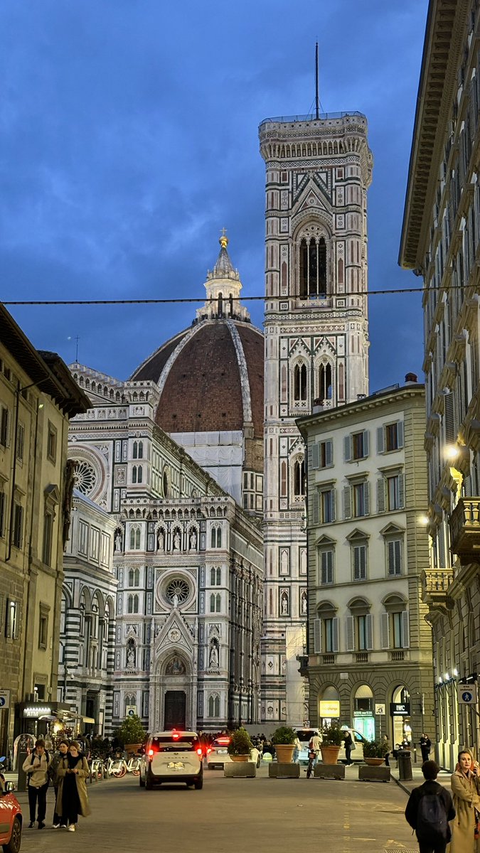 EAliyee's tweet image. فروردین؟