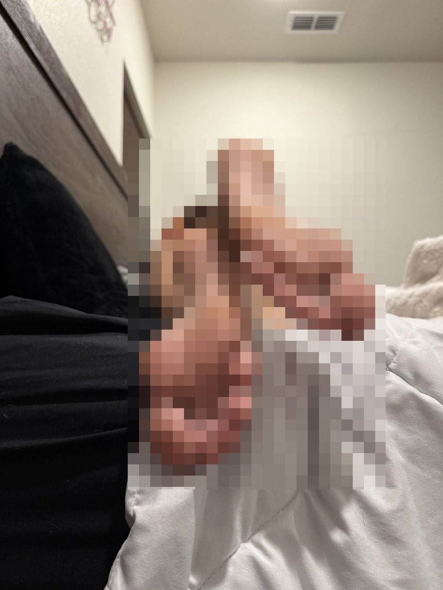 Oh no, what's wrong slave, you thought you could see my unpixelated feet for free? Well you thought wrong, send 5£ for the full picture 😈

findom femdom paypig beta loser goon trans girlcock censored domme tgirl cuck cuckold socks foot fetish worship selling content feet