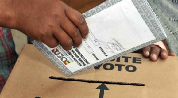 Cinco solicitudes de alianzas, 11 organizaciones políticas y tres indígenas registró el Tribunal Supremo Electoral (TSE) de cara a las elecciones generales de agosto en Bolivia, tras el plazo cerrado en la medianoche de este viernes.