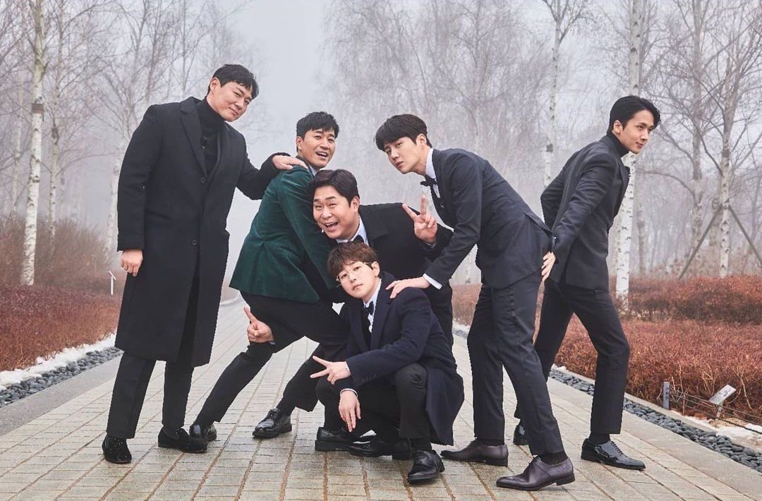 kaybearsw's tweet photo. They have a wedding to attend today 🥹

All the best wishes on your marriage, Kim Jong Min! 🥂 https://t.co/BSJ3Sn8uo2