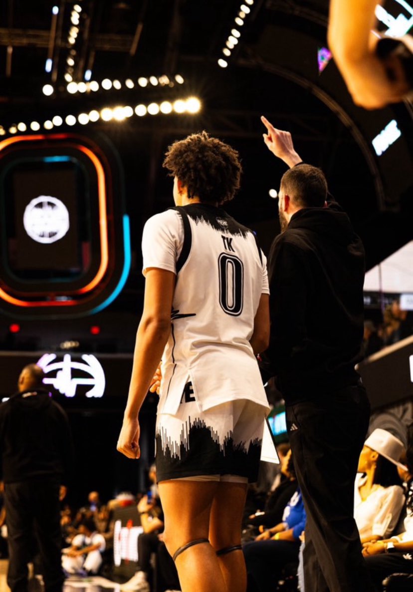 Chris Foss tweet media