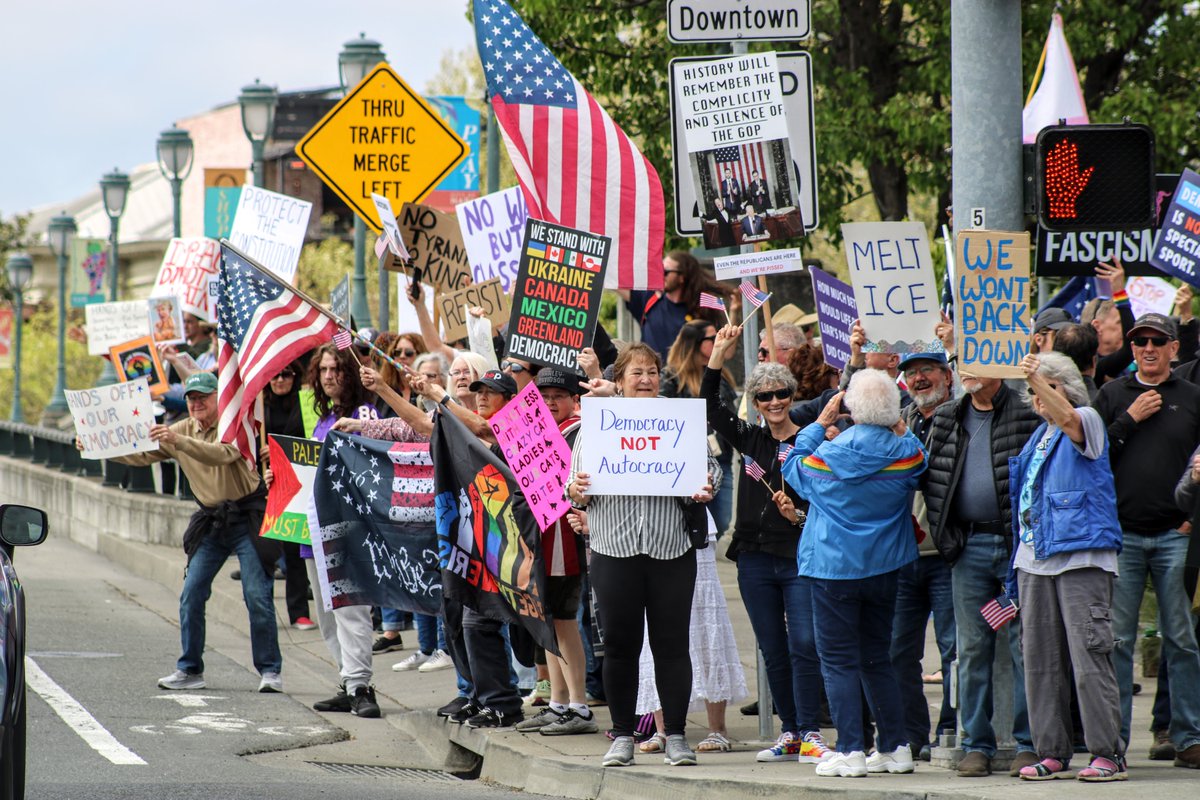 deadlinederek's tweet image. Hundreds gathered in Napa, Calif. on April 19, 2025 to take part in national protests against President Trump and his policies. #PeoplesMovement #FiftyFiftyOne #50501Movement #April19