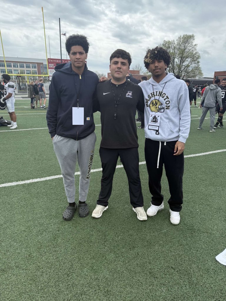 XavionLesure's tweet photo. Had a great visit with @UIndyFB! Thank you @KeeversChris and @NathanPapandrea for the great hospitality and game day experience! 

Go Hounds! 
🔴⚫💪🏈🏆

@HatchetGridiron @NCAAFootball @NCAADII @GLVCsports https://t.co/V3uHMnRUqZ