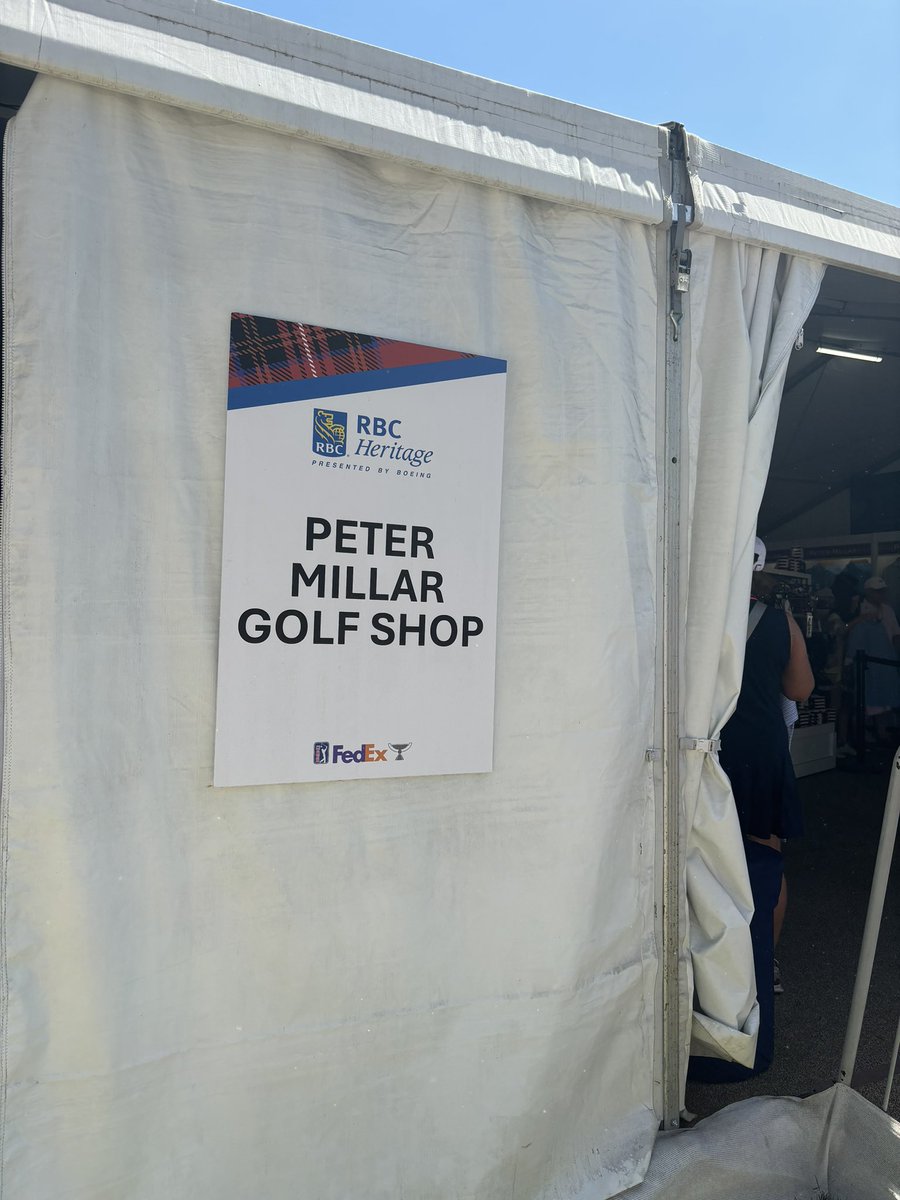 Trons_picks's tweet image. This sign alone would make one of those 1.6 gpa mouth breathing ole miss  kids head explode #lilylang #shrink #galaxygas