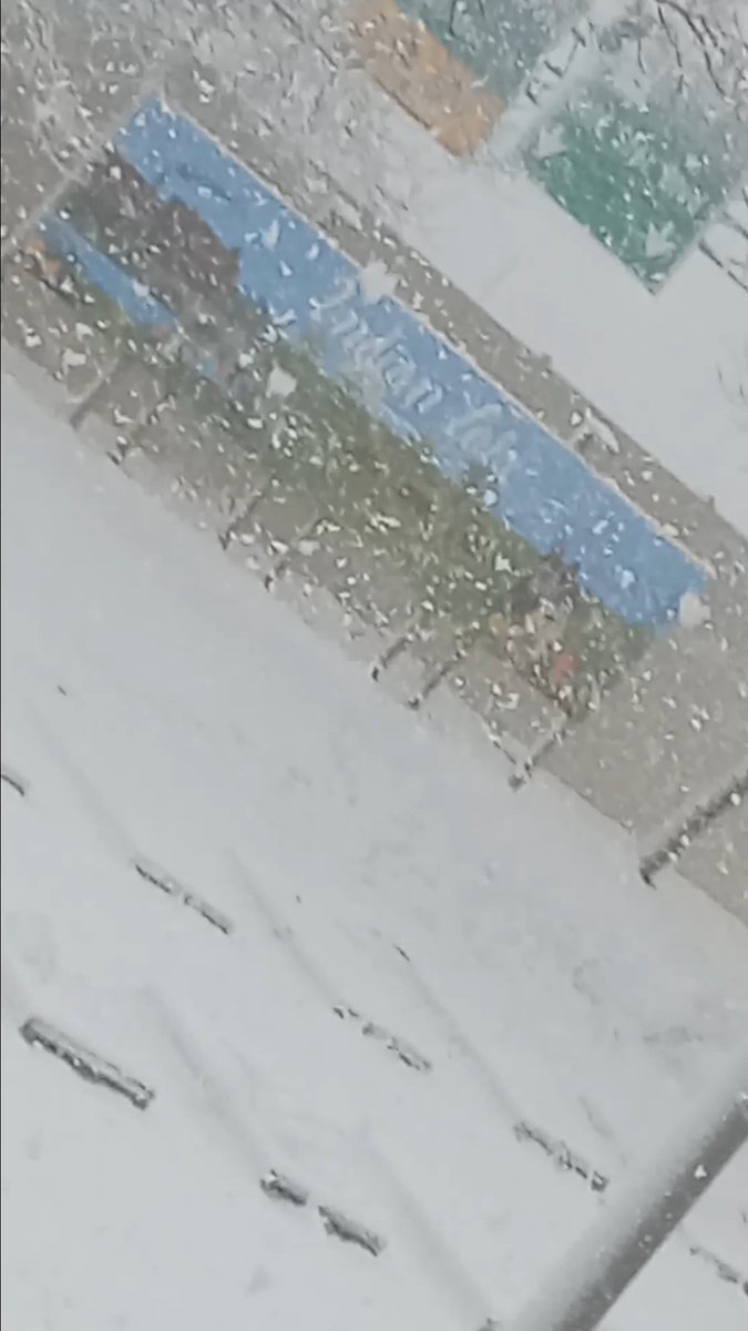 kellyadoherty79's tweet photo. @TweetWorcester where there is a #climate that's just right for you! Yesturday's fling with #winterspring didn't mean a thing.❄️
Today's #summerspring can't stay ☀️
Tomorrow's #springspring the real thing👒
@weatherchannel @tuckerweather @VickiGrafWX @shiri https://t.co/sarRb0aQmb
