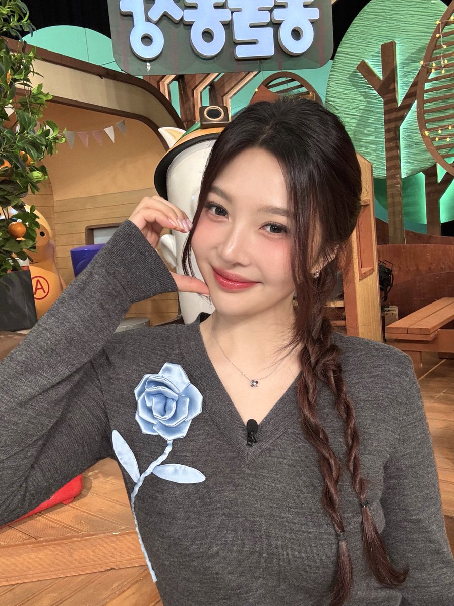 SBS &lt;TV 동물농장&gt;🩶

⏰잠시 후 9시 30분

#JOY #조이
#RedVelvet #레드벨벳
#TV동물농장