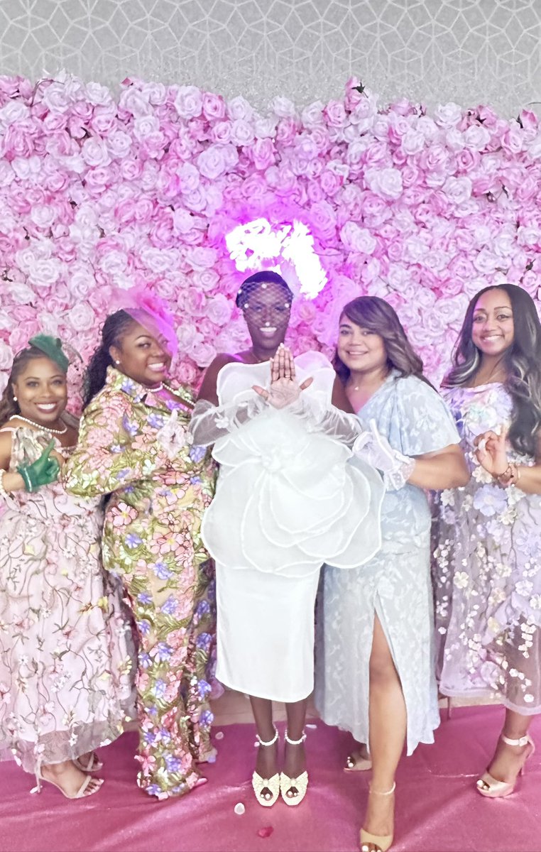 JessikaHearne's tweet image. I’m with my oh-so-gorgeous #AKA 🩷💚 #linesisters celebrating our stunning bride-to-be, Dior #AKA #Hollywood! So happy for you and Anthony—may your love story continue to bloom! #ILoveLove #SisterhoodAndLove #BridalShowerMagic #PrettyGirlsLinkUp

When’s the last time you made