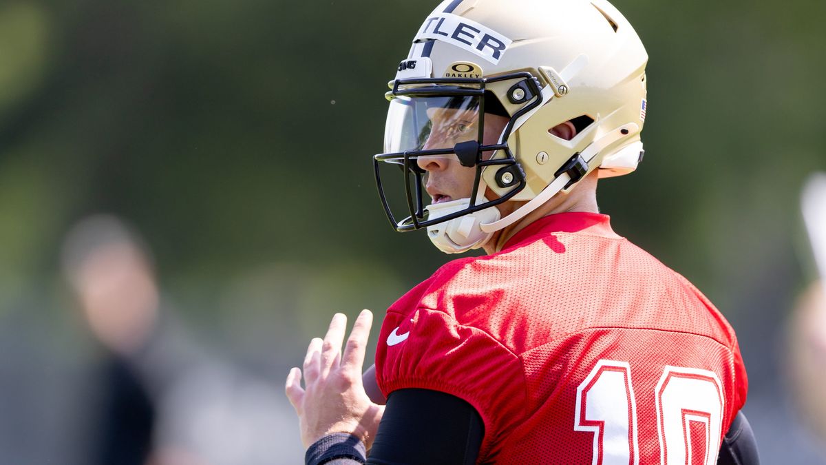 TheSaintsWire's tweet photo. Spencer Rattler has fans in the front office, but Kellen Moore's voice means the most https://t.co/wBka43l1ga https://t.co/E7Bk77uy0E