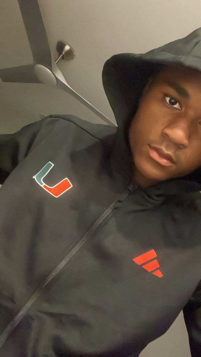 Its all about the ✋🏾🤚🏾!