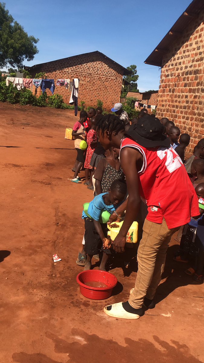 KOKJOJO3's tweet photo. Imagin being a single father of 132 children lets suport this soul https://t.co/cMRMMYRNOh