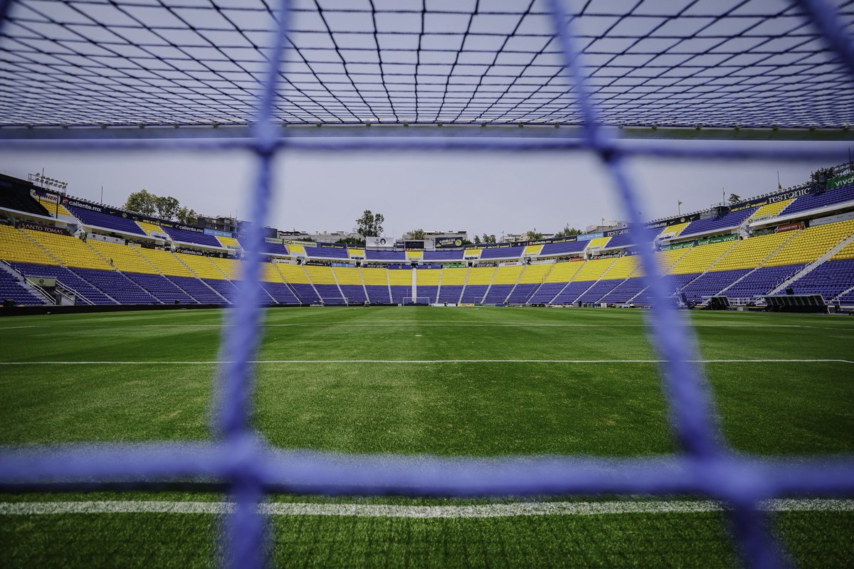 ClubAmerica's tweet photo. Estadio listo para cerrar el torneo regular. 💙💛 https://t.co/NtzKTRpaOg