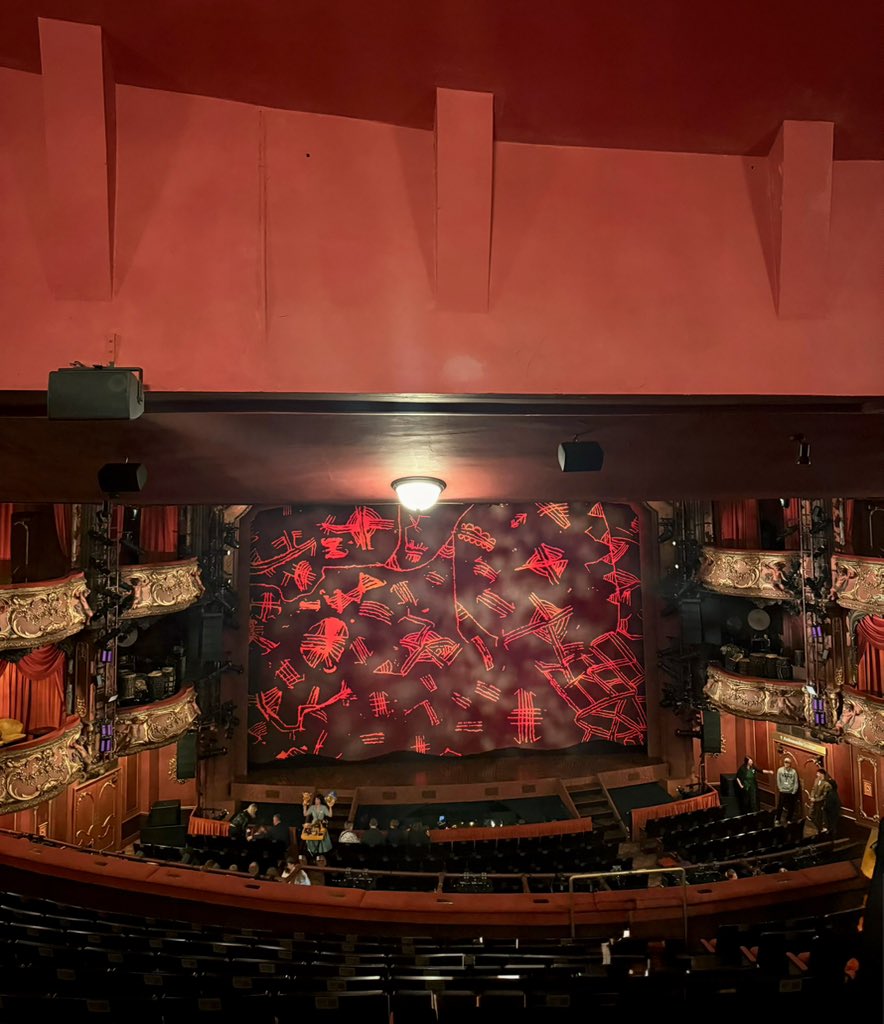 kelly_xm_'s tweet photo. Lovely time at the Theatre seeing Lion King for mum’s upcoming 60th Birthday. An amazing show! 🦁 👑 

#family #lionking #lionkingmusical #lyceumtheatre #musicaltheatre #musicals #disney #theatre #birthday #london #photooftheday #picooftheday https://t.co/2nPaiibcVW