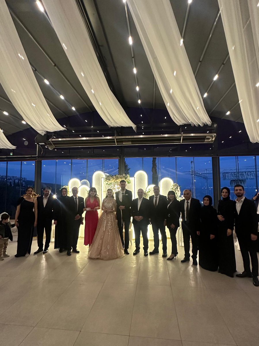 İlçe Başkanımız Köksal Şakar'ın yeğeni Esra Şakar'ın nişan törenine İlçe Başkanımız Köksal Şakar eşi Derya Hanım ve Belediye Başkanımız Muzaffer Bıyık ile birlikte katıldık

Genç çiftimize mutluluklar diliyoruz

#akparti #erdoğan #darıca #kocaeli #köksalşakar #akdarıca #akkocaeli