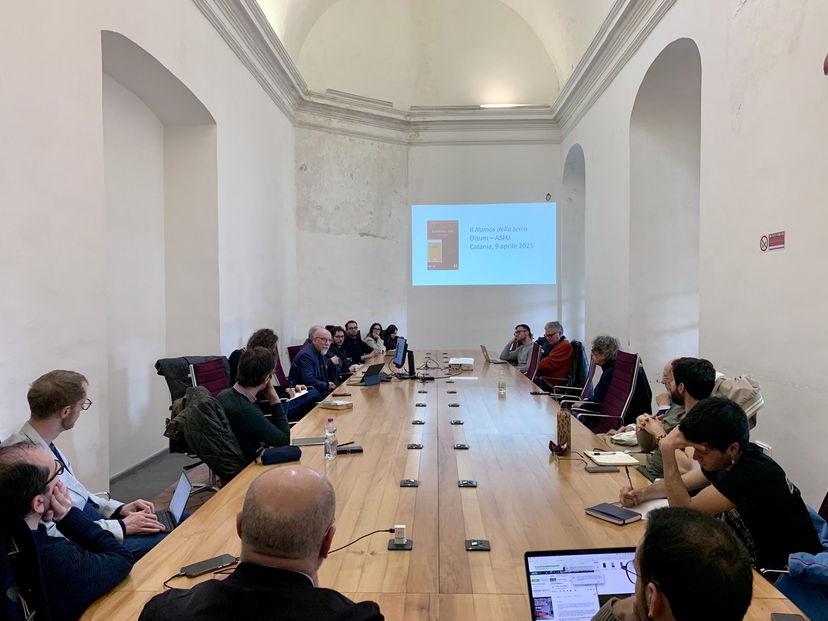 asfunict's tweet photo. Pubblichiamo con piacere le foto del terzo incontro del ciclo «Letture» del 09.04.2025.

Insieme al Prof. Alberto Giovanni Biuso abbiamo affrontato l’analisi de «Il nomos della terra» di Carl Schmitt.

Auguriamo a tutti una serena Pasqua.

A presto!

https://t.co/VW4ujByY7X https://t.co/pv4gqfg1Oi