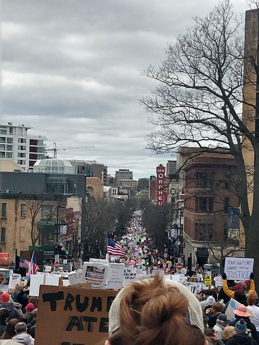 Madison, Wisconsin.
MAGA möchte nicht dass diese Bilder an die Öffentlichkeit kommt. Deshalb sind sie kaum zu finden. 
 #HandsOff #HandsOff2025
