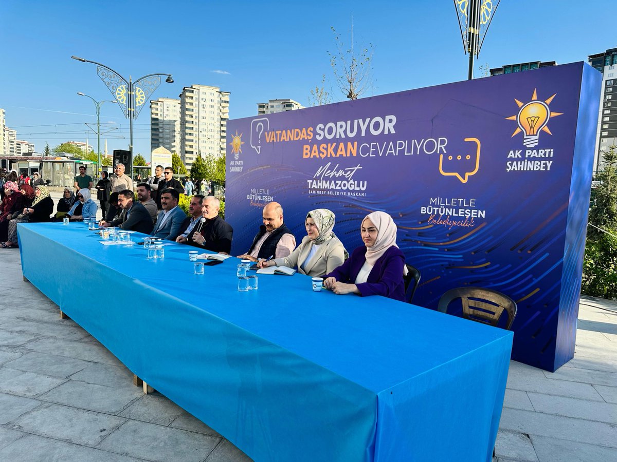 fatmagulaslndag's tweet photo. Söz millette,cevap hizmette!

Şahinbey Belediye Başkanımız Sn. Mehmet Tahmazoğlu ile 
"Vatandaş Soruyor, Başkan Cevaplıyor" programıyla, vatandaşlarımızın sesine kulak veriyoruz.
@abdulhamitgul 
@tugbaisikercan 
@mtahmazoglu 
@avmehmettiryaki 
@AKKADINGM https://t.co/4W4oyU3un2