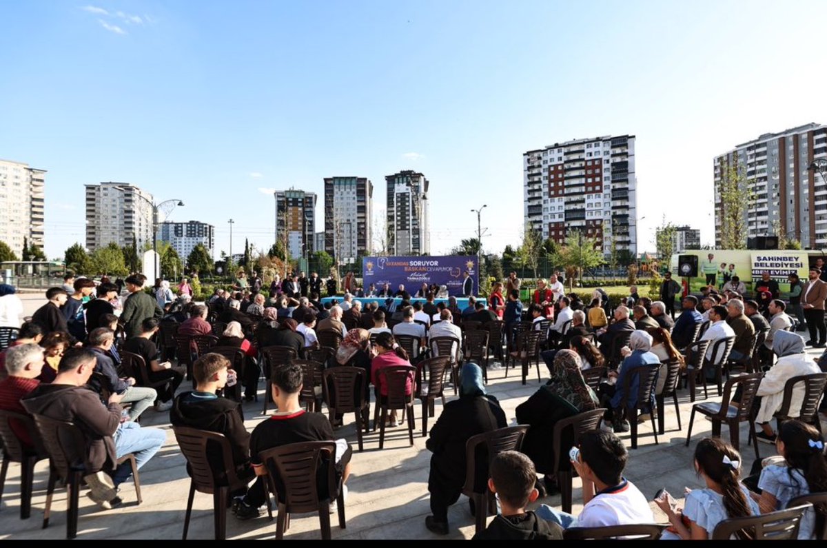 fatmagulaslndag's tweet photo. Söz millette,cevap hizmette!

Şahinbey Belediye Başkanımız Sn. Mehmet Tahmazoğlu ile 
"Vatandaş Soruyor, Başkan Cevaplıyor" programıyla, vatandaşlarımızın sesine kulak veriyoruz.
@abdulhamitgul 
@tugbaisikercan 
@mtahmazoglu 
@avmehmettiryaki 
@AKKADINGM https://t.co/4W4oyU3un2