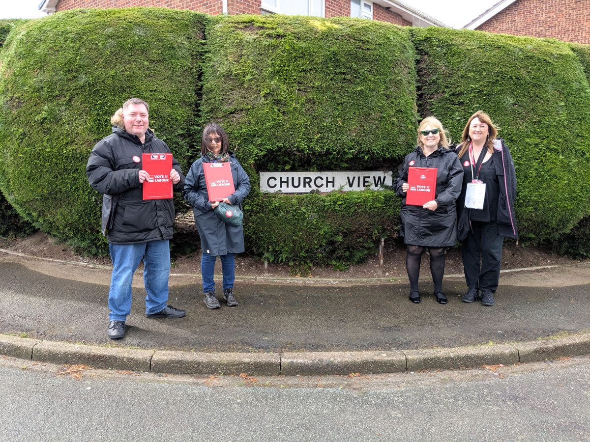 Fantastic to be out campaigning in Runcorn and Helsby today. Vote Karen Shore your fantastic Labour candidate 🌹🌹