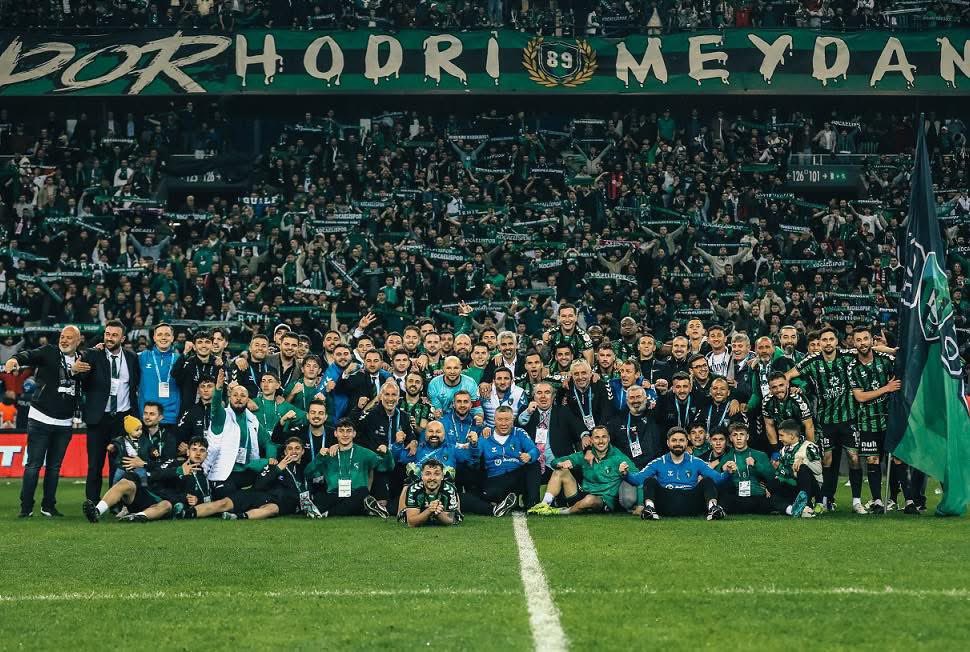 cassioo_lincoln's tweet photo. Bunlar, Bodrum,Rize, Hatay,Alanya,Kasımpaşa Sivas, Adana demir gibi maç vermez malum #şikecilere
Süper #lige hoş geldin #KOCAELİSPOR 🩶💚 👏👏 https://t.co/A8Ph8wGZG9