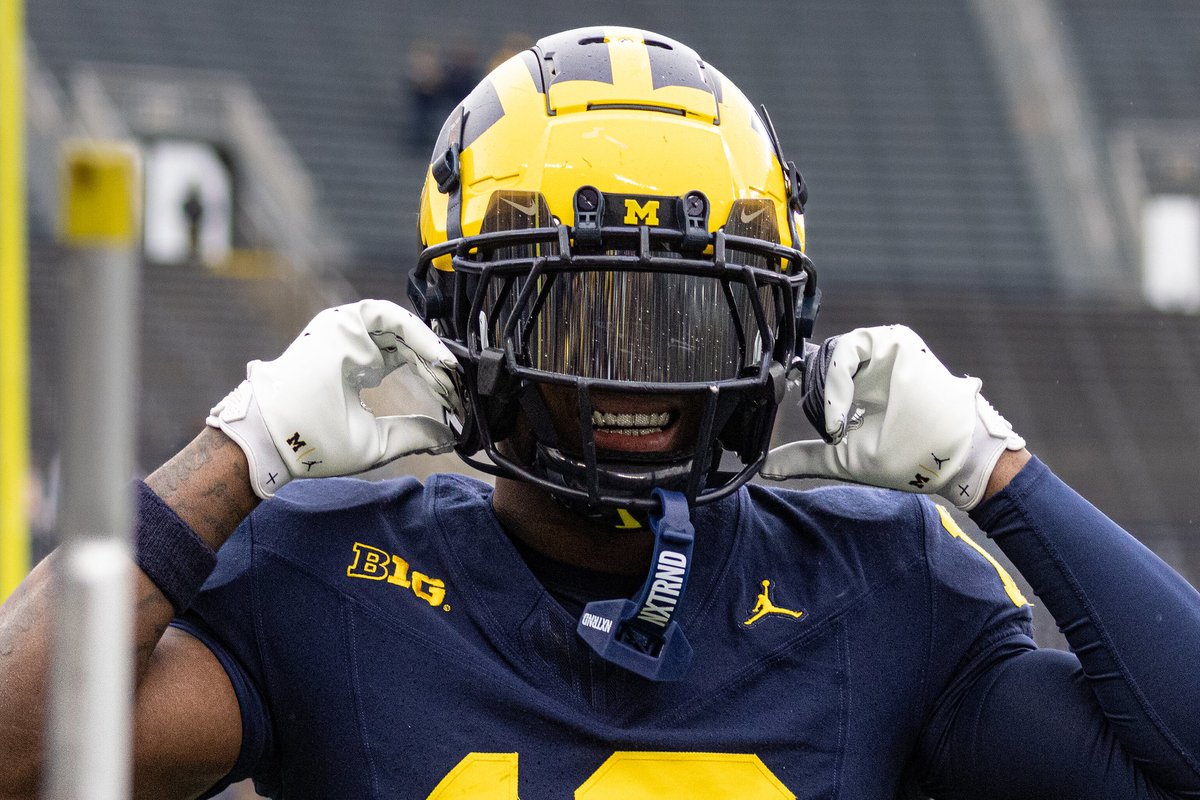 Gold visor or black visor?