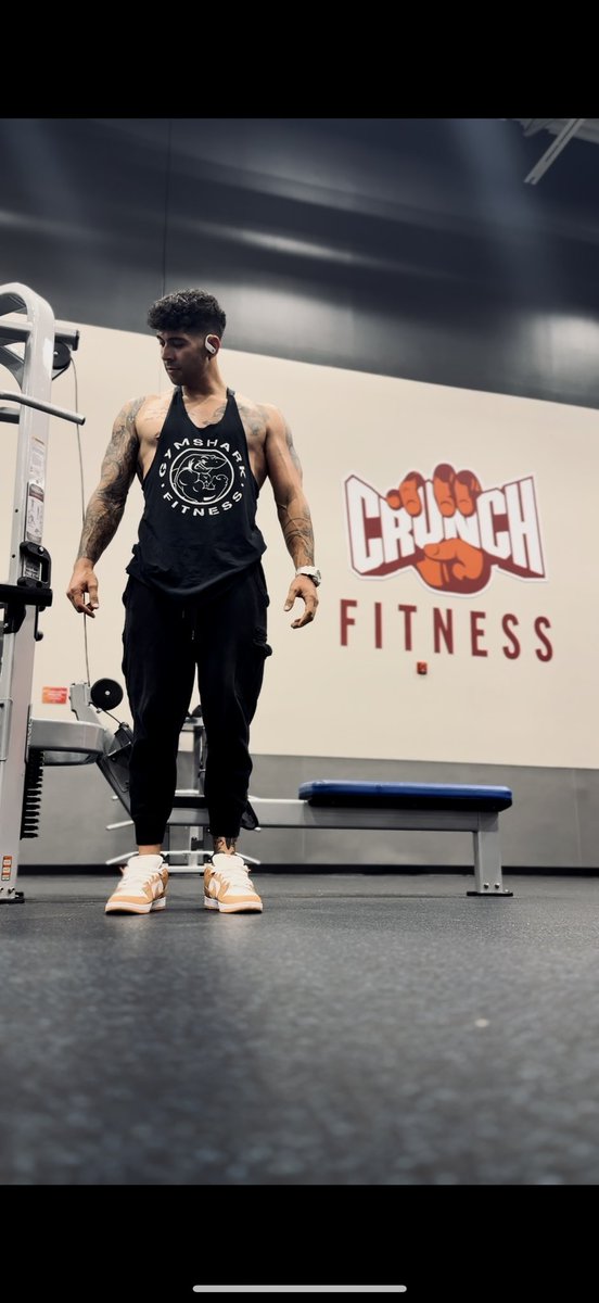 adrian_jacob128's tweet photo. They should pay me for this kinda advertising #gym #fitness #bodybuilding #aesthetic #lifting #gymmotivation #gains https://t.co/GQ4HljYHSs