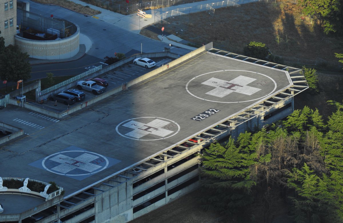 Plainxtreme's tweet photo. @KCSOAirsupport I recognized from your latest rescue video https://t.co/PMdeqTyD97 the helipad you landed at was one I took (panoramic) photos of a few years back - almost didn't believe it. From the Columbia Center building https://t.co/yTkPlgwKo0