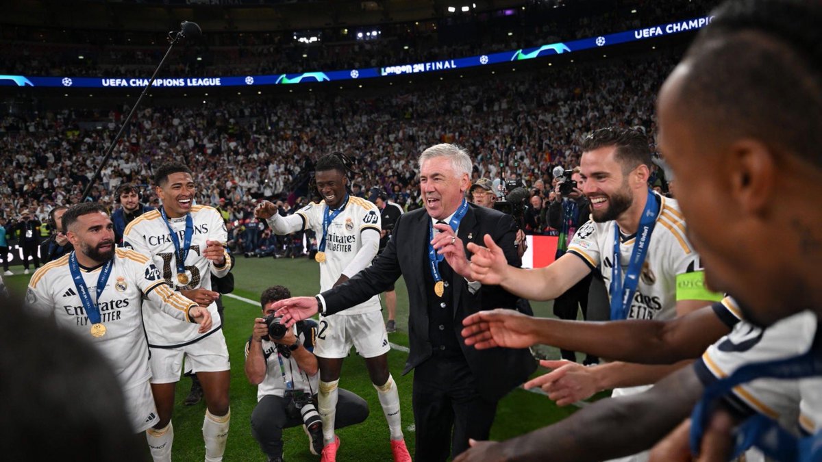 rmngifs's tweet photo. Thank you, Carlo Ancelotti https://t.co/QLm3Edr5zh