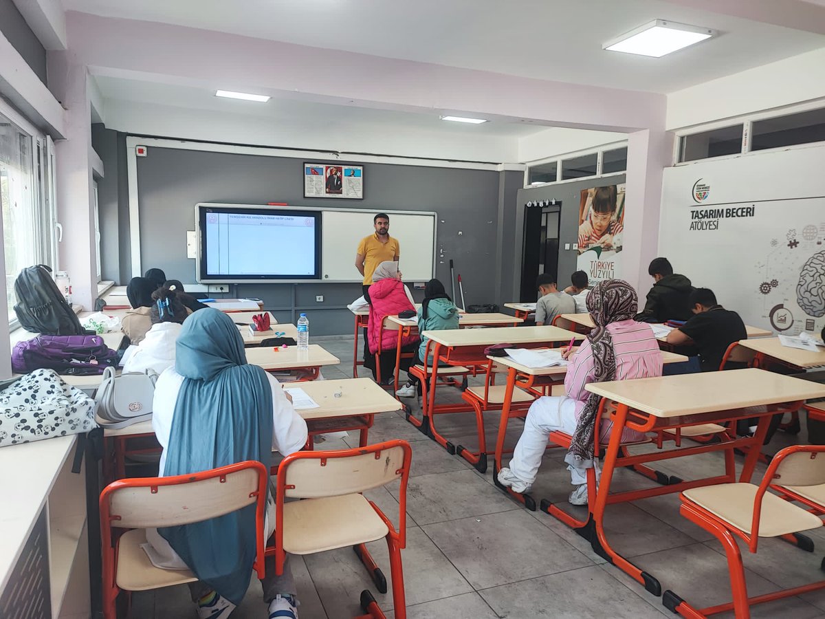 DYK Etüt Diyarbakır ile Okulumuz öğrencilerine yönelik 2. Tam Kapsamlı Değerlendirme Sınavını gerçekleştirdik. Diyarbakır İl Milli Eğitim Müdürlüğüne teşekkür ediyoruz.
<a href="/tcmeb/">Millî Eğitim Bakanlığı</a>  <a href="/Diyarbakirmem/">Diyarbakır İl Millî Eğitim Müdürlüğü</a> <a href="/Murat4Kucukali/">Murat Küçükali</a> <a href="/YenisehirMEM/">Yenişehir İlçe Milli Eğitim Müdürlüğü</a> <a href="/husamettin_atli/">Hüsamettin ATLI</a> <a href="/mehmet00210/">Mehmet TURA</a>
#EtütDiyarbakır