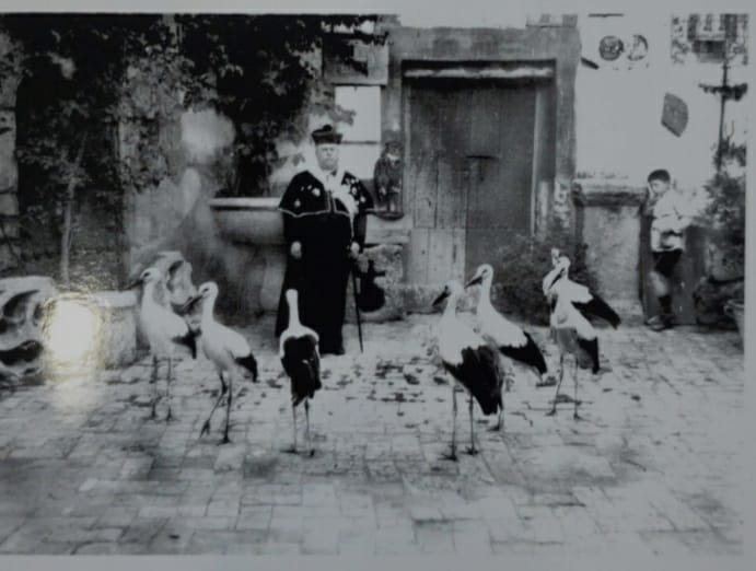 Una de las fotografías más enigmáticas que me encontré por casualidad hace unos años en un fondo documental del archivo municipal de Valverde. Jamás supe identificar dónde fue tomada