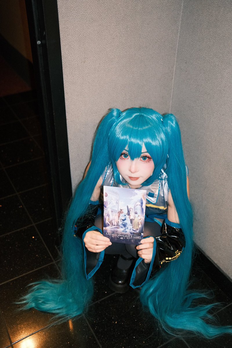 _CarolCina_'s tweet photo. I finally know which anime Hatsune Miku is from!
📸: @_Yuu_kira_ 

#projectsekai #hatsunemiku #pjskmovie #cosplay #pjsk https://t.co/Ng4YlDlZsG