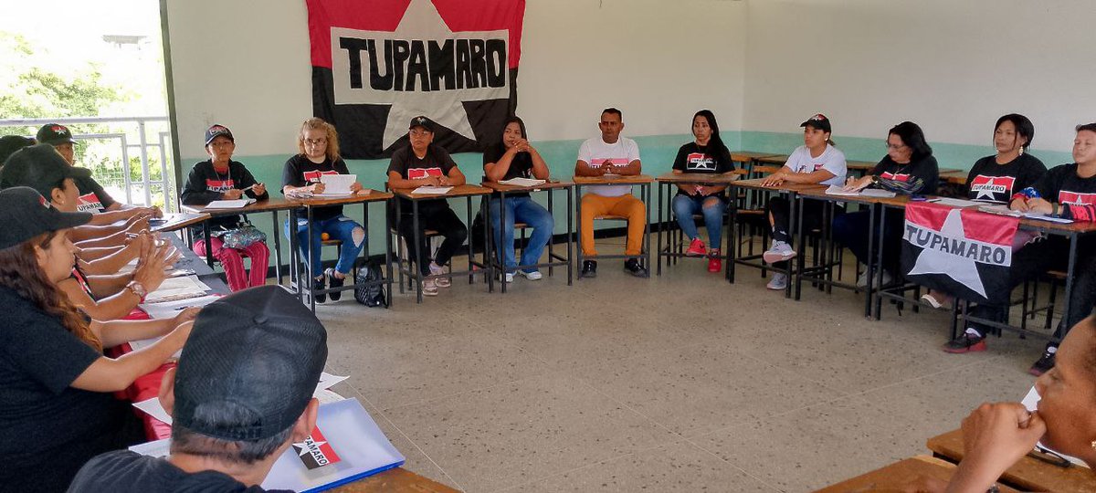 #EnFoto 📸|| Reunión de Dirección Regional Ampliada del estado <a href="/CaraboboMrt_2/">Oficial Carabobo Mrt</a> para el análisis de la coyuntura y la revisión de los planes operativos. Preparándonos de cara a las elecciones del #25May

La dialéctica es imprescindible en nuestra organización política.