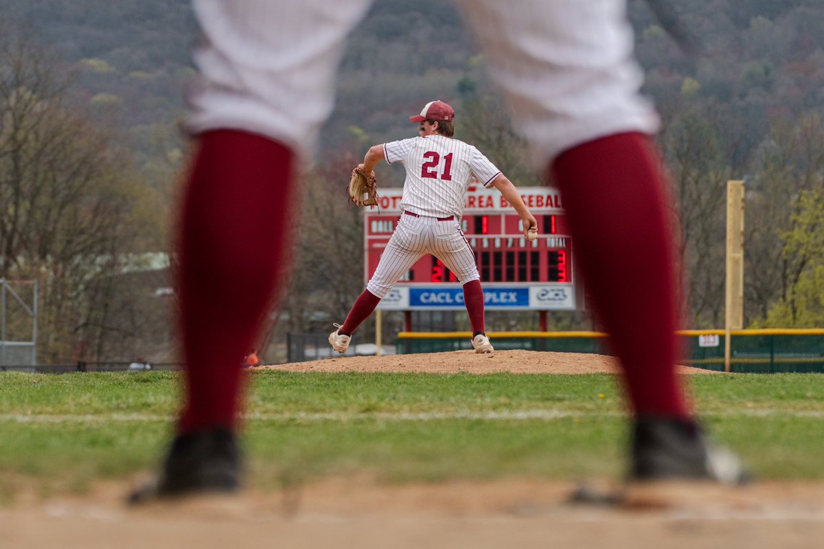 MatthewPerscha1's tweet image. #Pottsville baseball defeats #JimThorpe 11-4