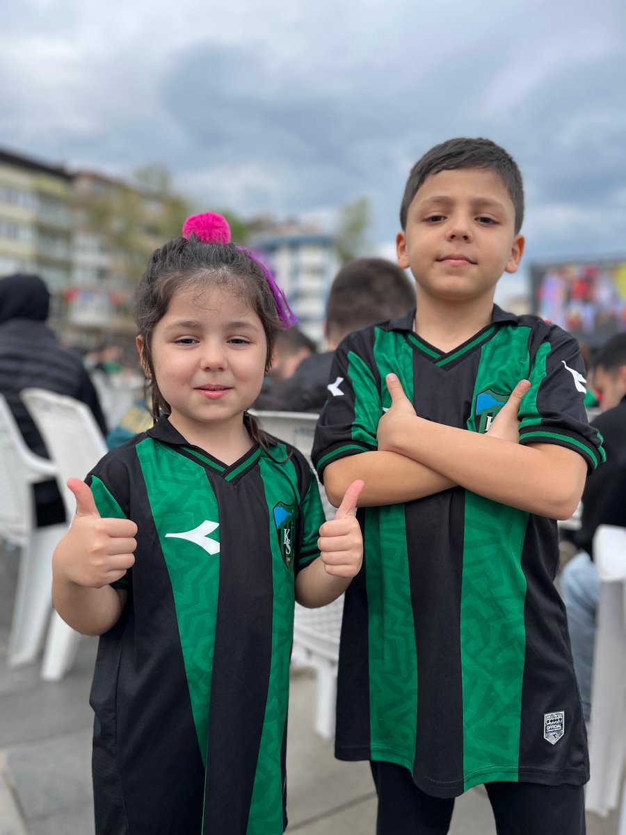 87ftm's tweet photo. Biz bu piyasaya yeni gelmedik geri geldik...💚🖤
#Kocaelispor #yeniden https://t.co/ow85CejBAa