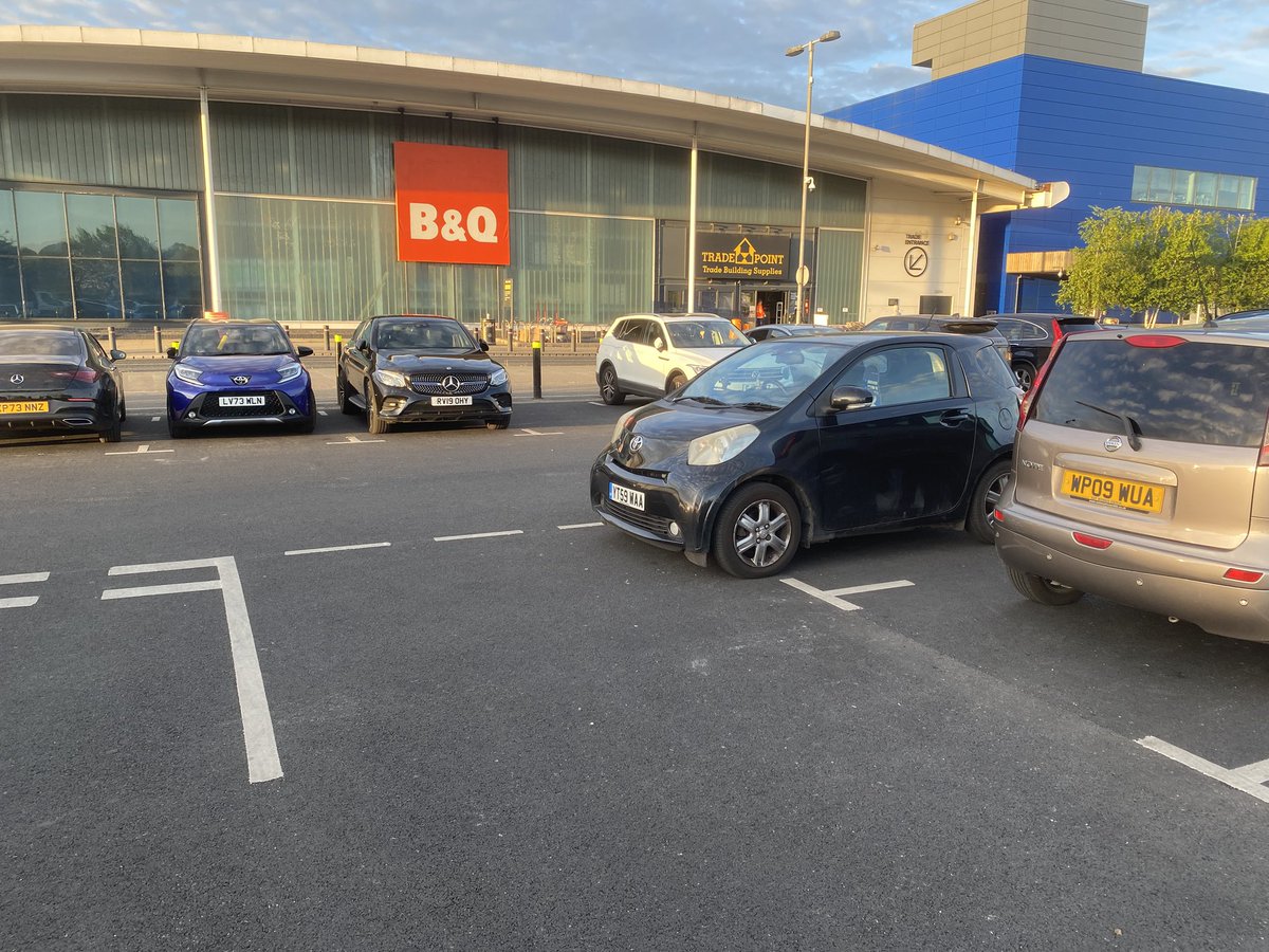 As bad parking goes, this takes some beating…..