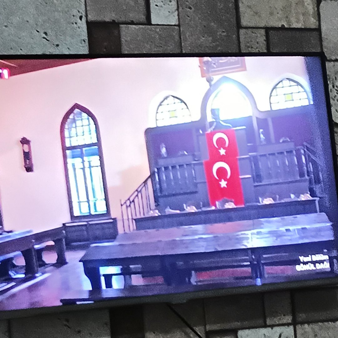 Bunun gibi başka bir dizi yok gerçekten...

Milli bayramlarımızı, dini bayramlarımızı, gelenek, görenek, örf ve adetlerimizi çok güzel yansıtıyor her defasında...

Belki de kaç sezondur bu kadar reyting almasının sebebi de budur.

#gönüldağı